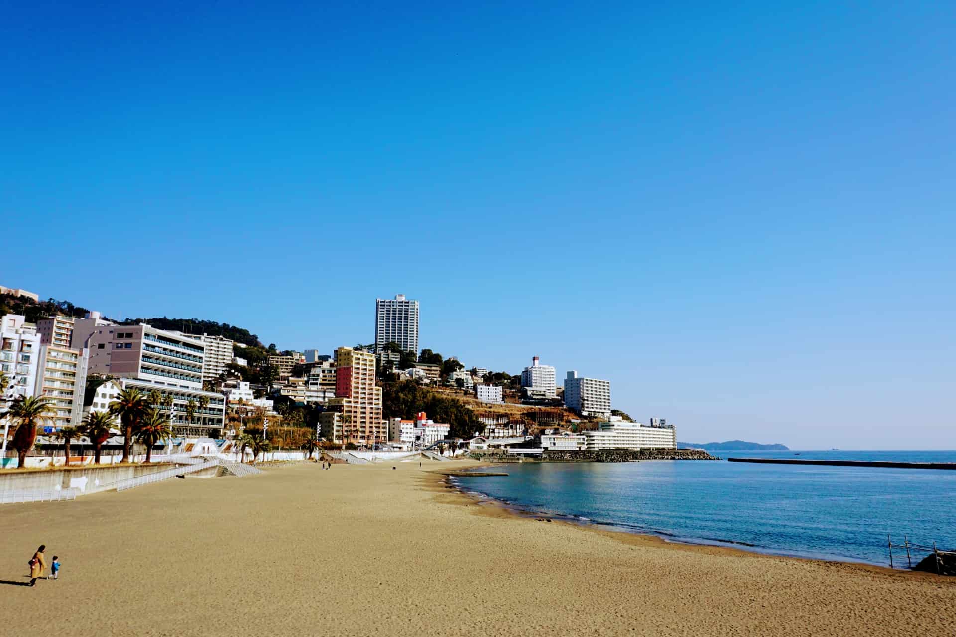 海から見えるリゾート地