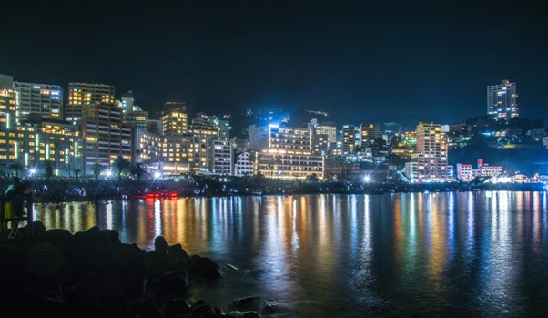 熱海サンビーチから見える夜景