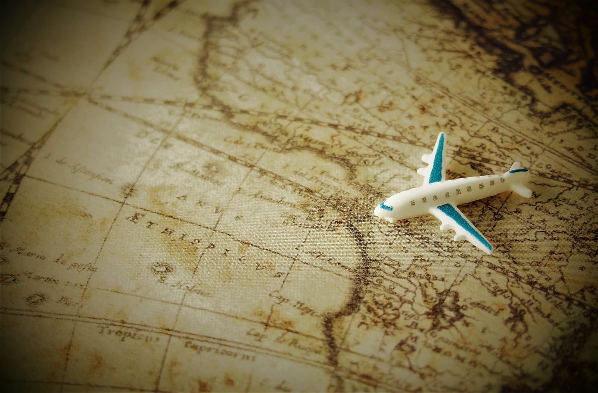 地図と飛行機