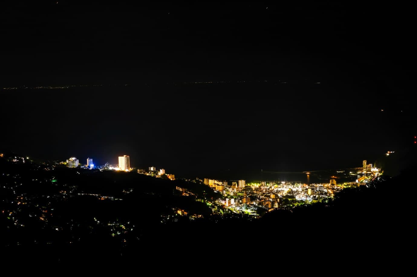伊豆スカイライン滝知山展望台からの夜景