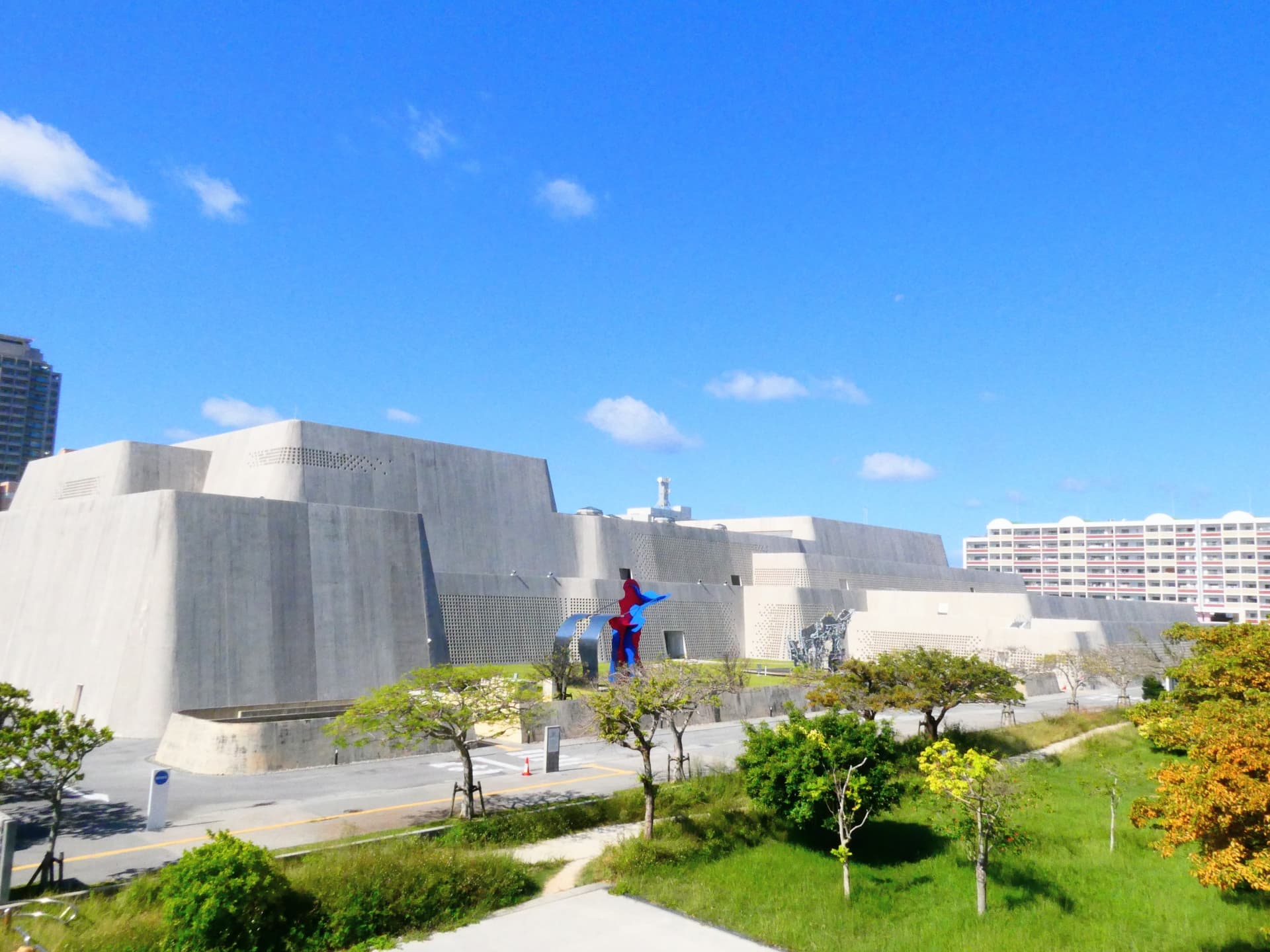 沖縄美術館
